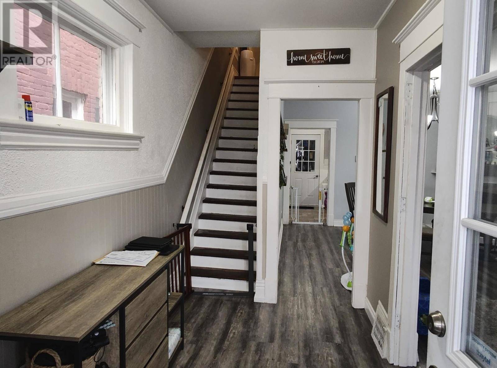 Thunder Bay, ON P7C3T5,410 Brodie St N