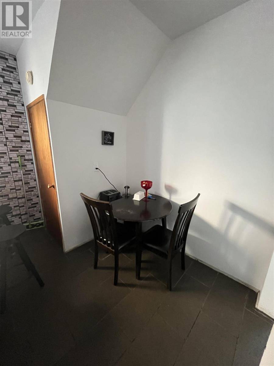 Thunder Bay, ON P7E1B7,333 May ST S