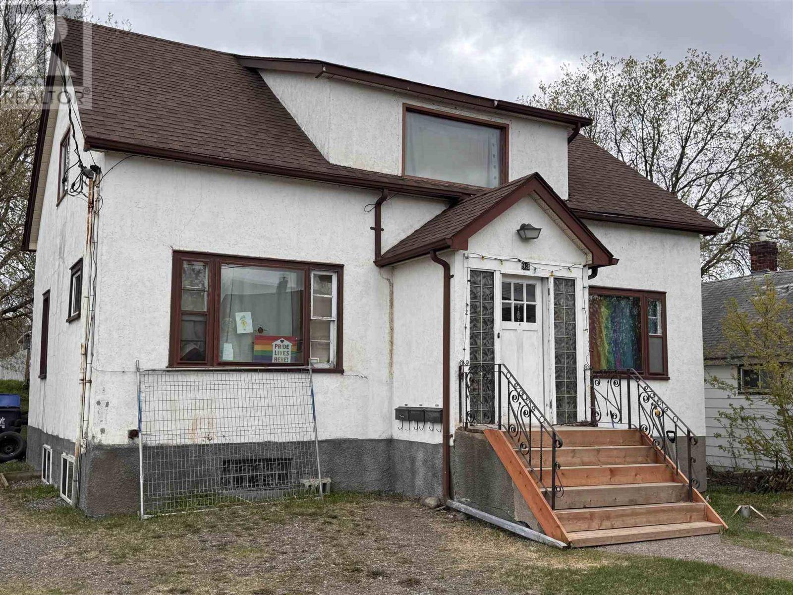 Thunder Bay, ON P7B4N4,93 Empress Ave. S.