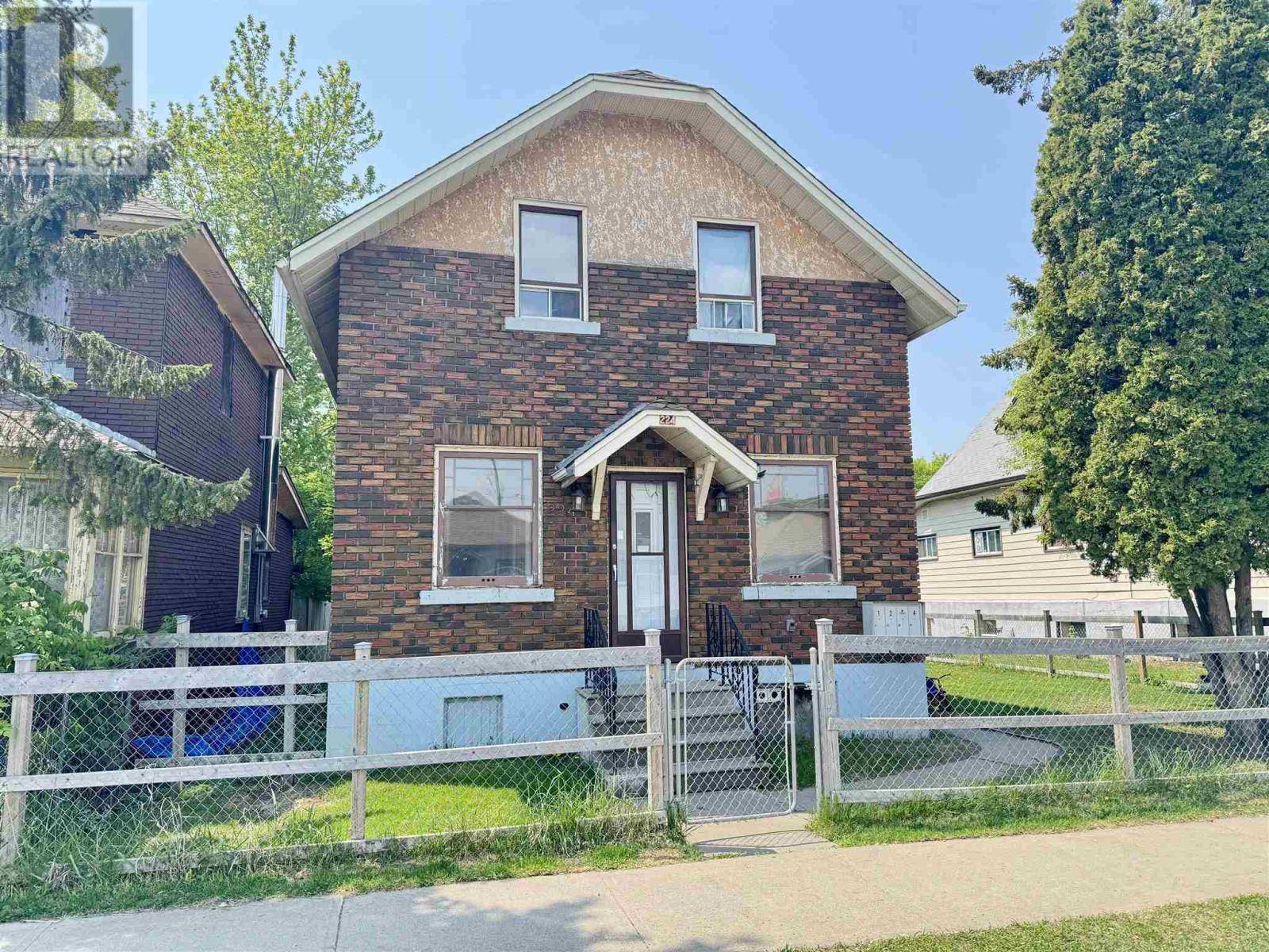 Thunder Bay, ON P7C2P4,224 Rowand ST