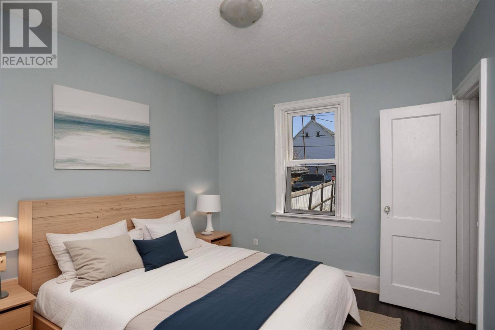 Thunder Bay, ON P7C3N5,604 Wiley ST