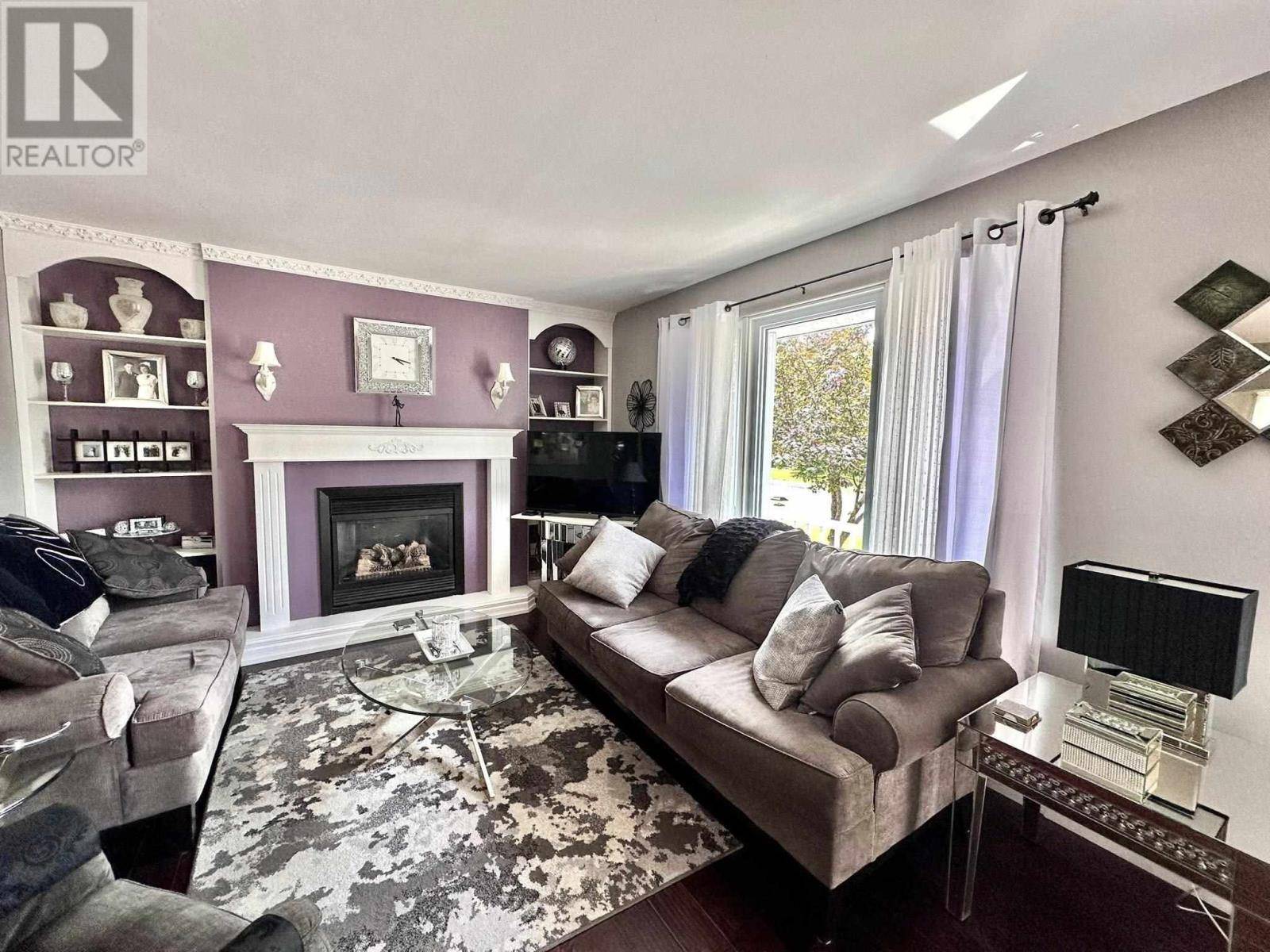 Thunder Bay, ON P7B3T9,121 Hill ST S