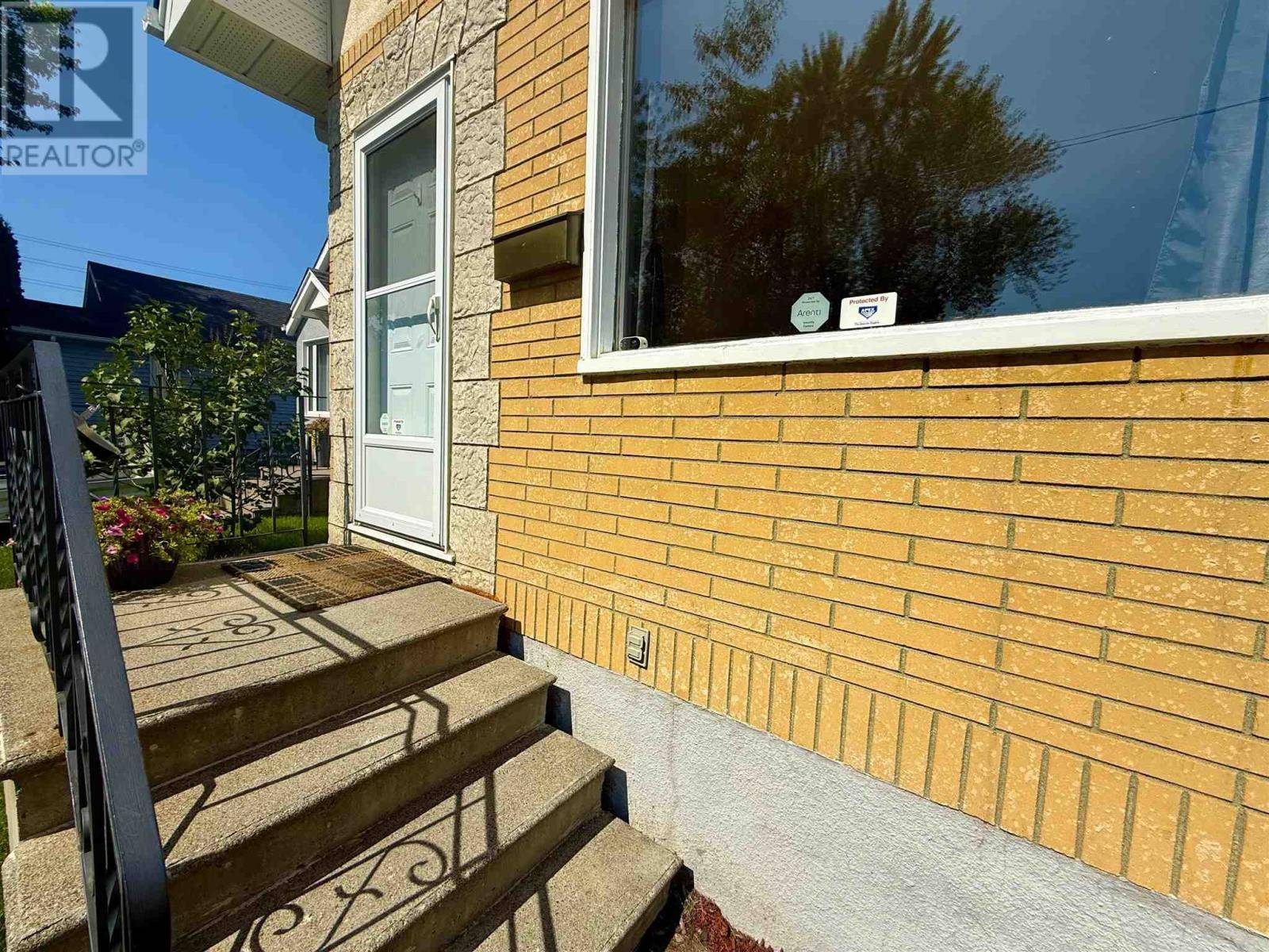 Thunder Bay, ON P7B4S5,290 Kenogami AVE S
