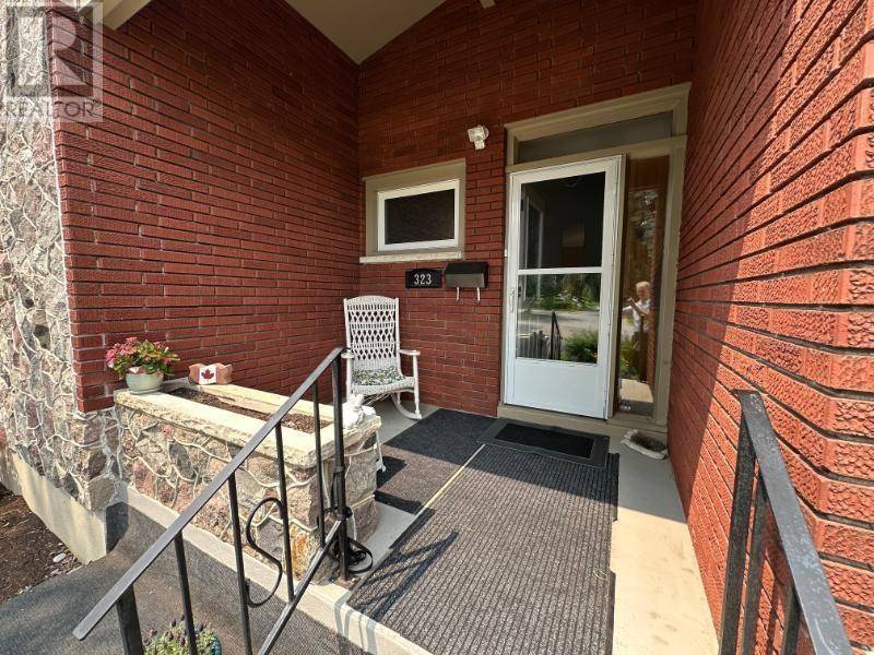 Thunder Bay, ON P7C1S7,323 Sillesdale CRES