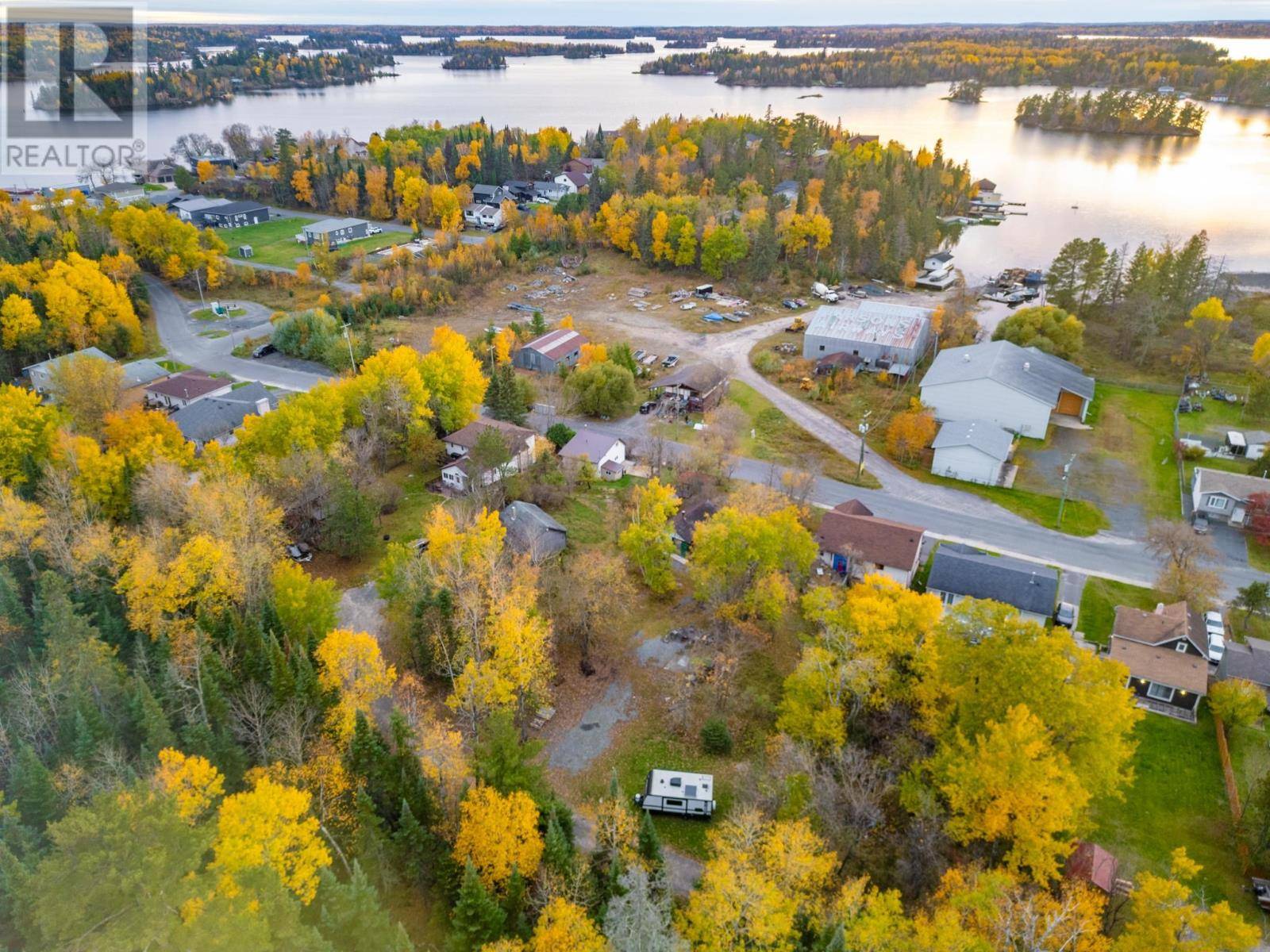 Kenora, ON P9N1Z9,875 & 869 FOURTH AVENUE SOUTH