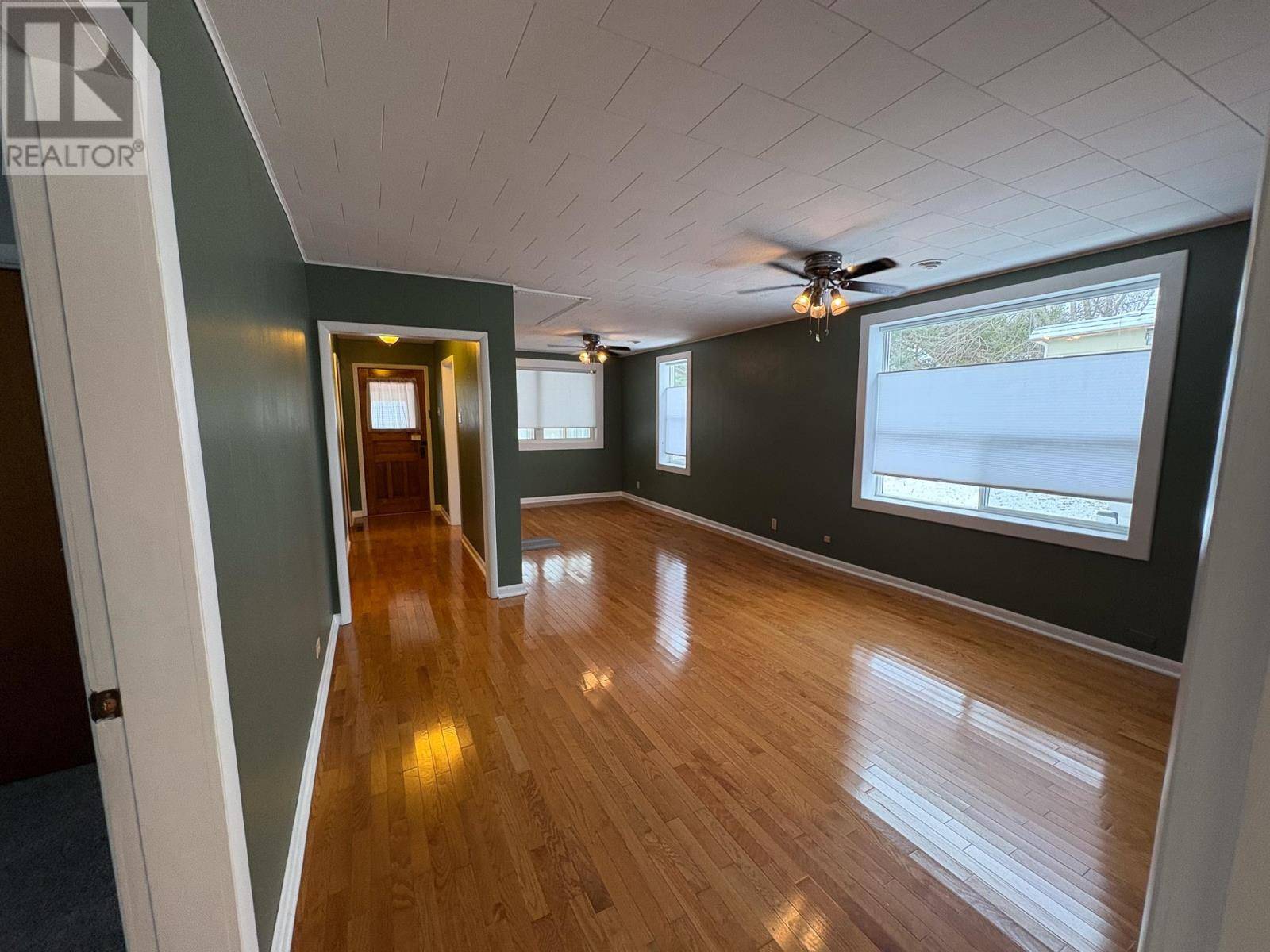 Keewatin, ON P0X1C0,416 Bay ST