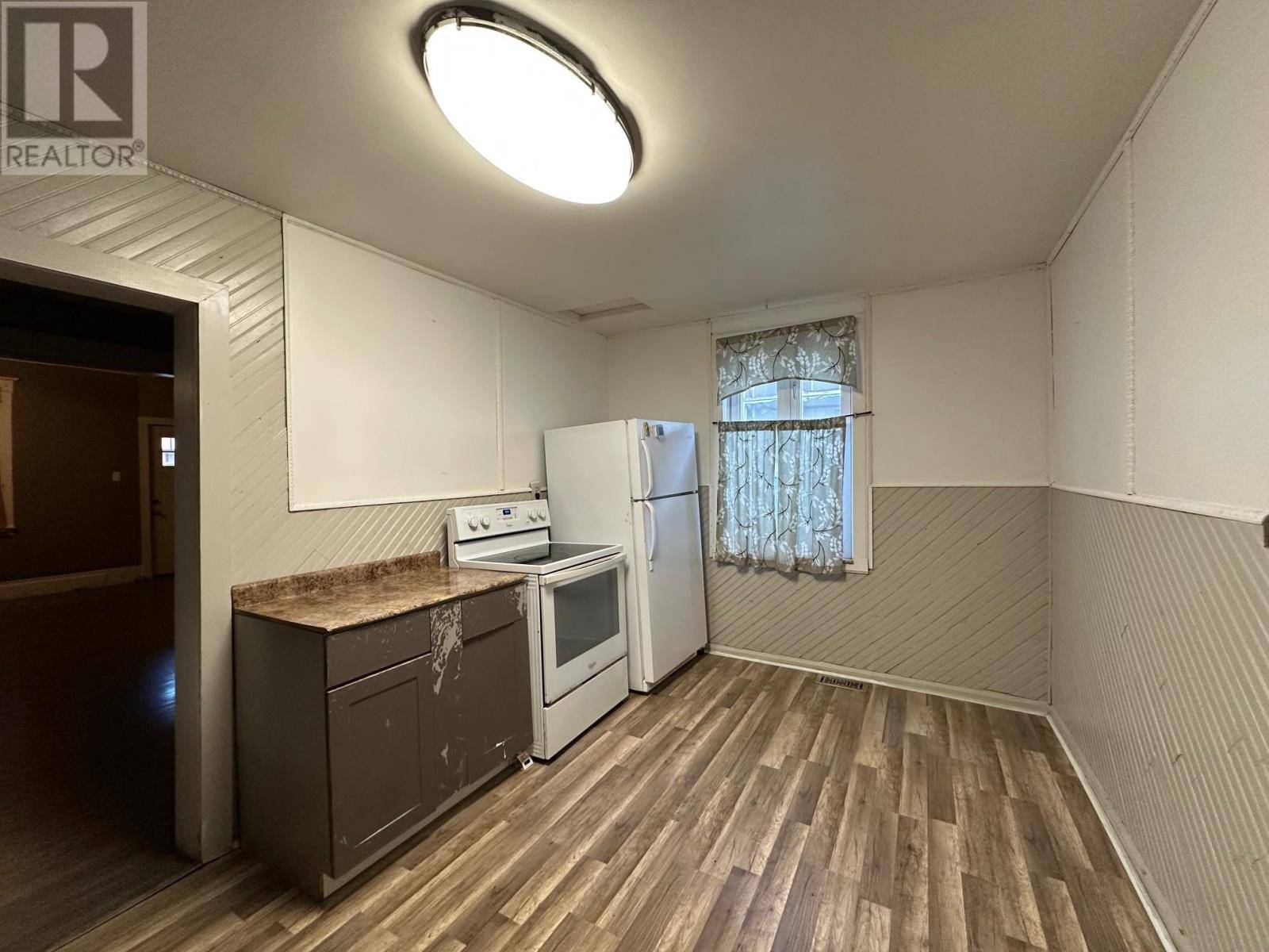 Thunder Bay, ON P7C3K2,731 Simpson ST