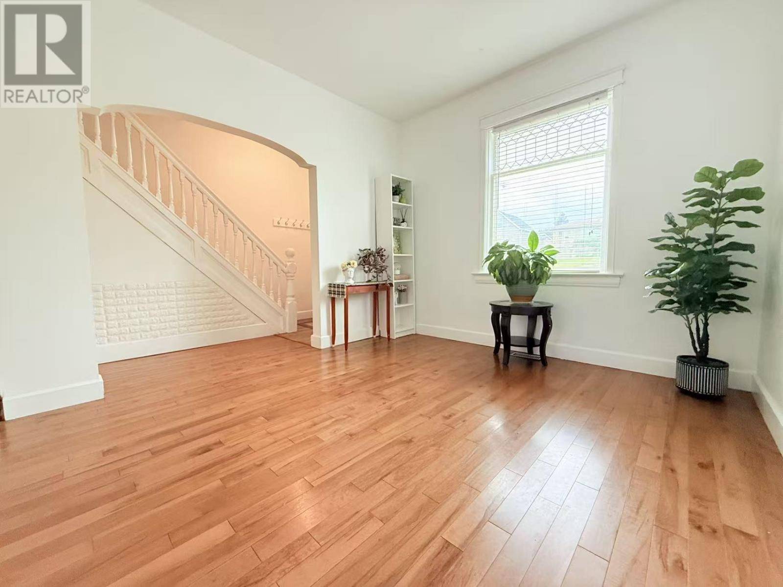 Thunder Bay, ON P7A5C4,9 Ruttan ST