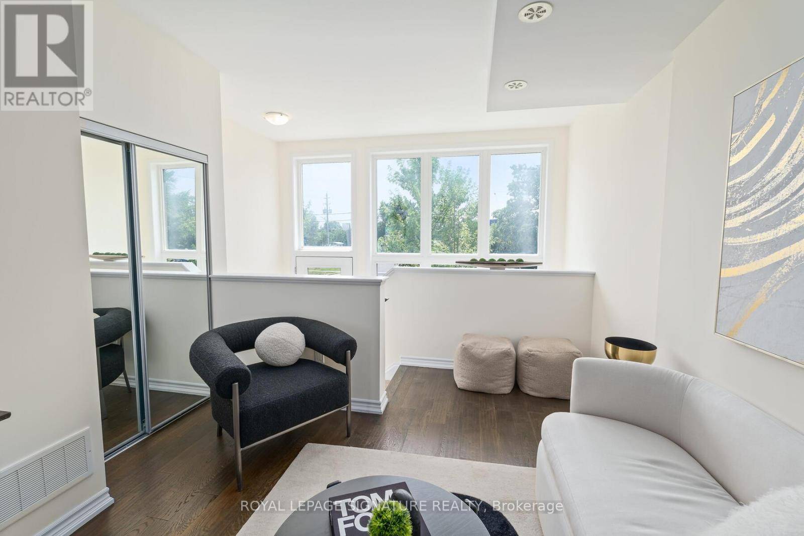 Toronto (parkwoods-donalda), ON M1R1V1,10 CURLEW DRIVE