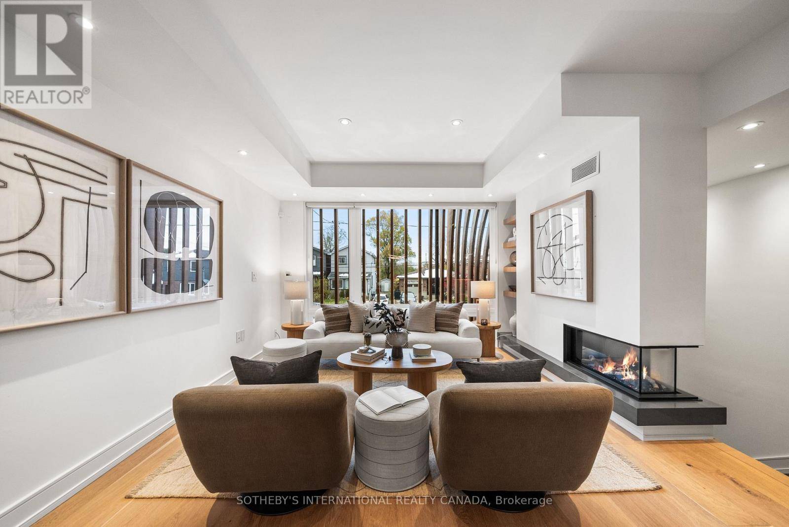 Toronto (danforth Village-east York), ON M4C2S8,83 VIRGINIA AVENUE