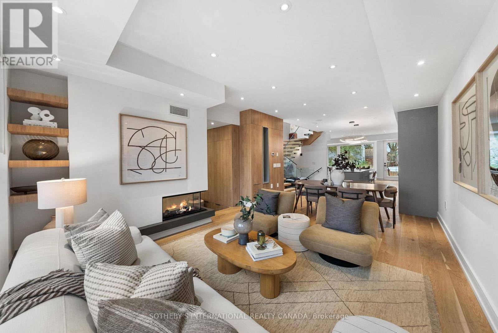 Toronto (danforth Village-east York), ON M4C2S8,83 VIRGINIA AVENUE