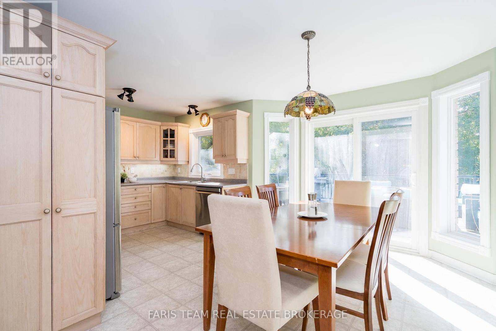 Springwater, ON L0M1T2,24 PARR BOULEVARD
