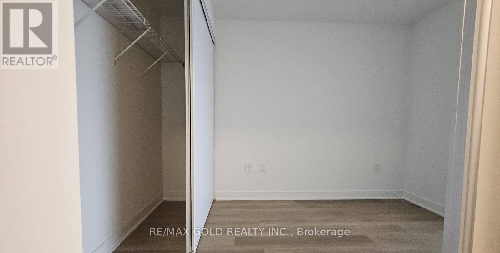 Mississauga (cooksville), ON L5A0B1,86 Dundas ST East #1319