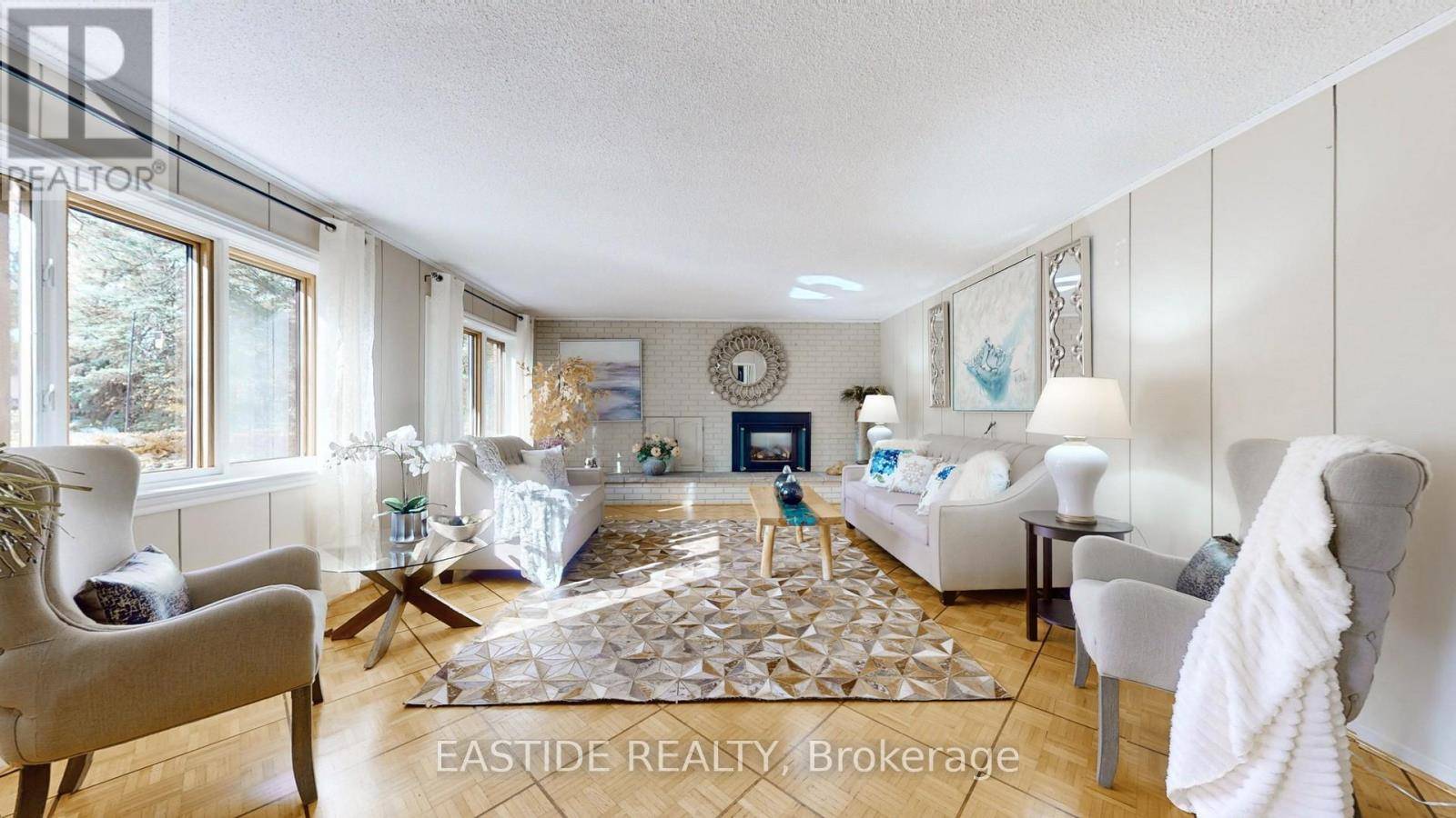 Mississauga (erindale), ON L5C2L8,3263 CREDIT HEIGHTS DRIVE