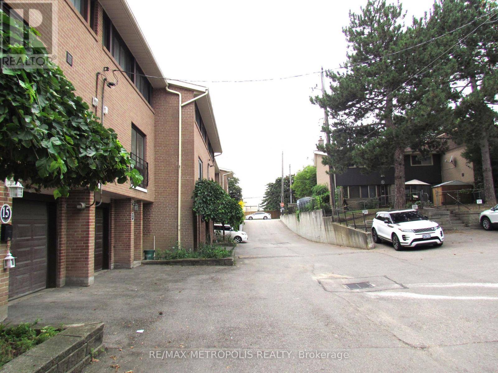 Toronto (york University Heights), ON M3M3J8,15 Inlet Mews #7