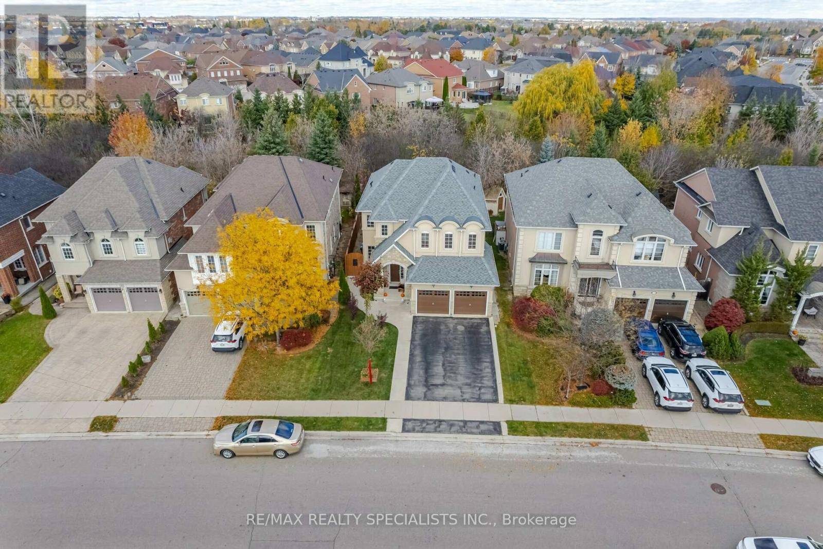 Brampton (vales Of Castlemore North), ON L6P1W5,7 SORBONNE DRIVE