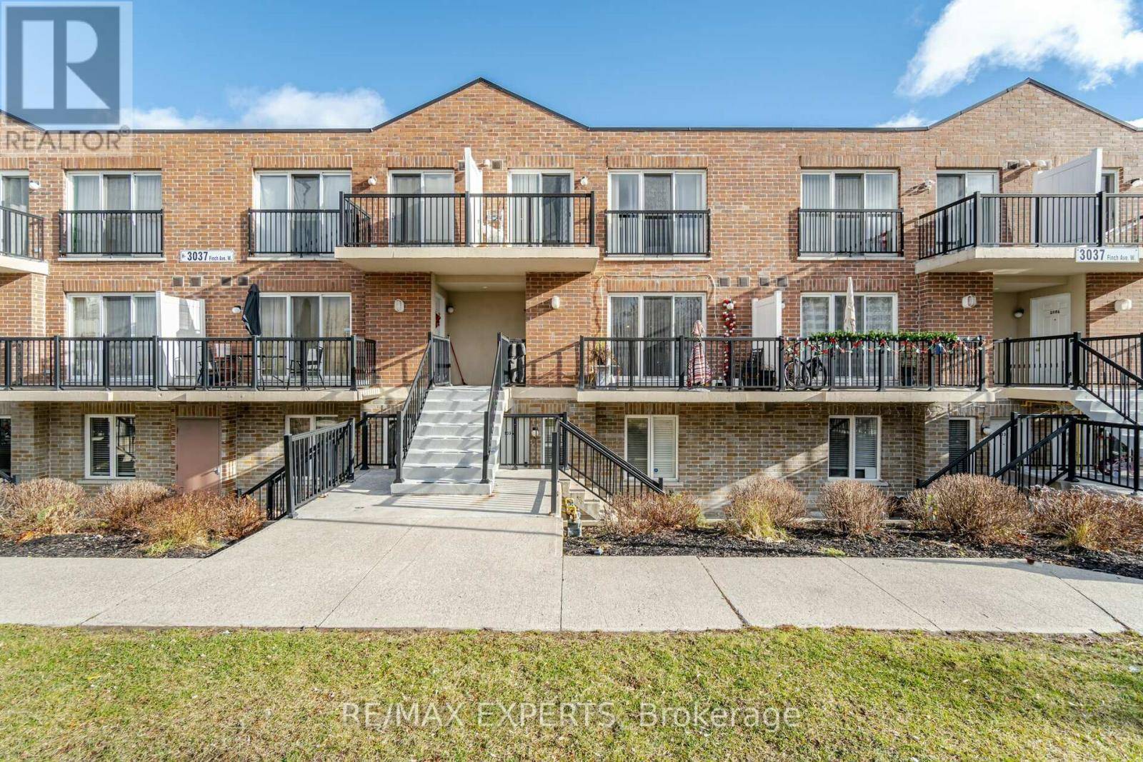 Toronto (humbermede), ON M9M0A2,3037 Finch AVE West #1036