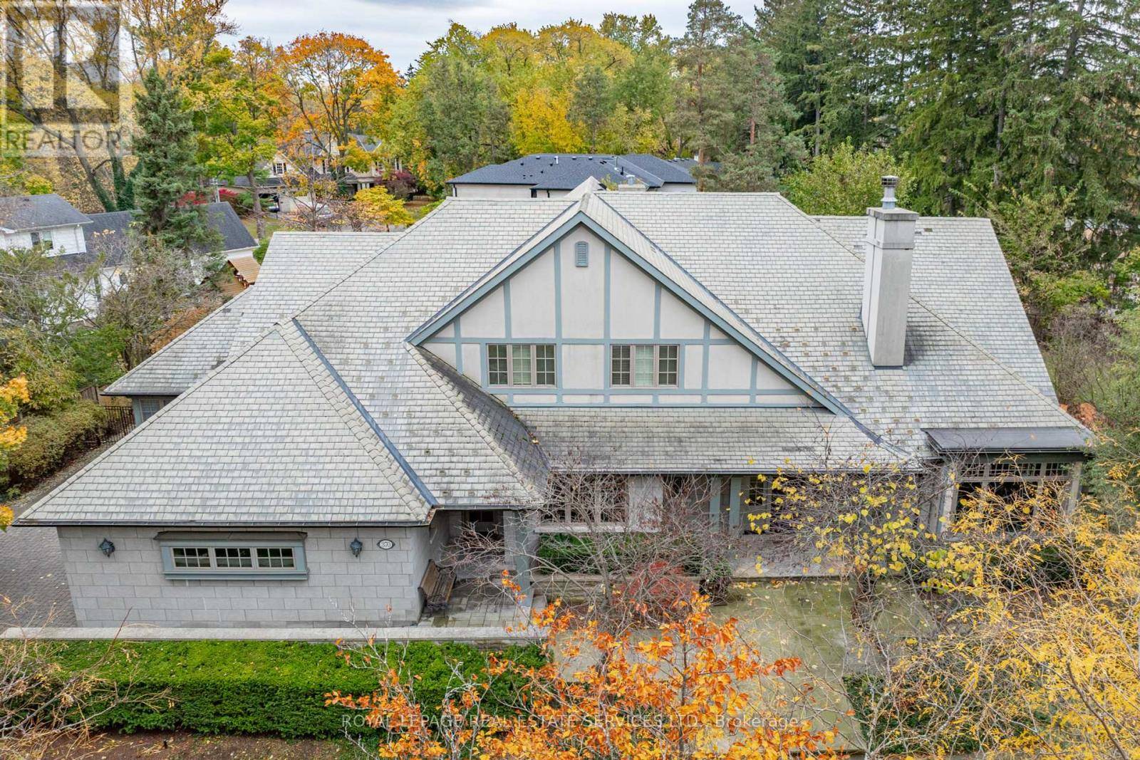 Oakville (old Oakville), ON L6J4E4,370 POPLAR DRIVE