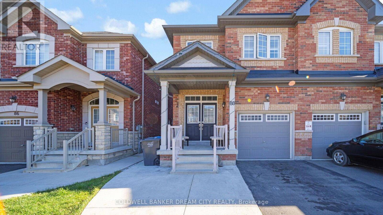 Brampton (vales Of Castlemore), ON L6P4L6,88 HOLLOWGROVE BOULEVARD