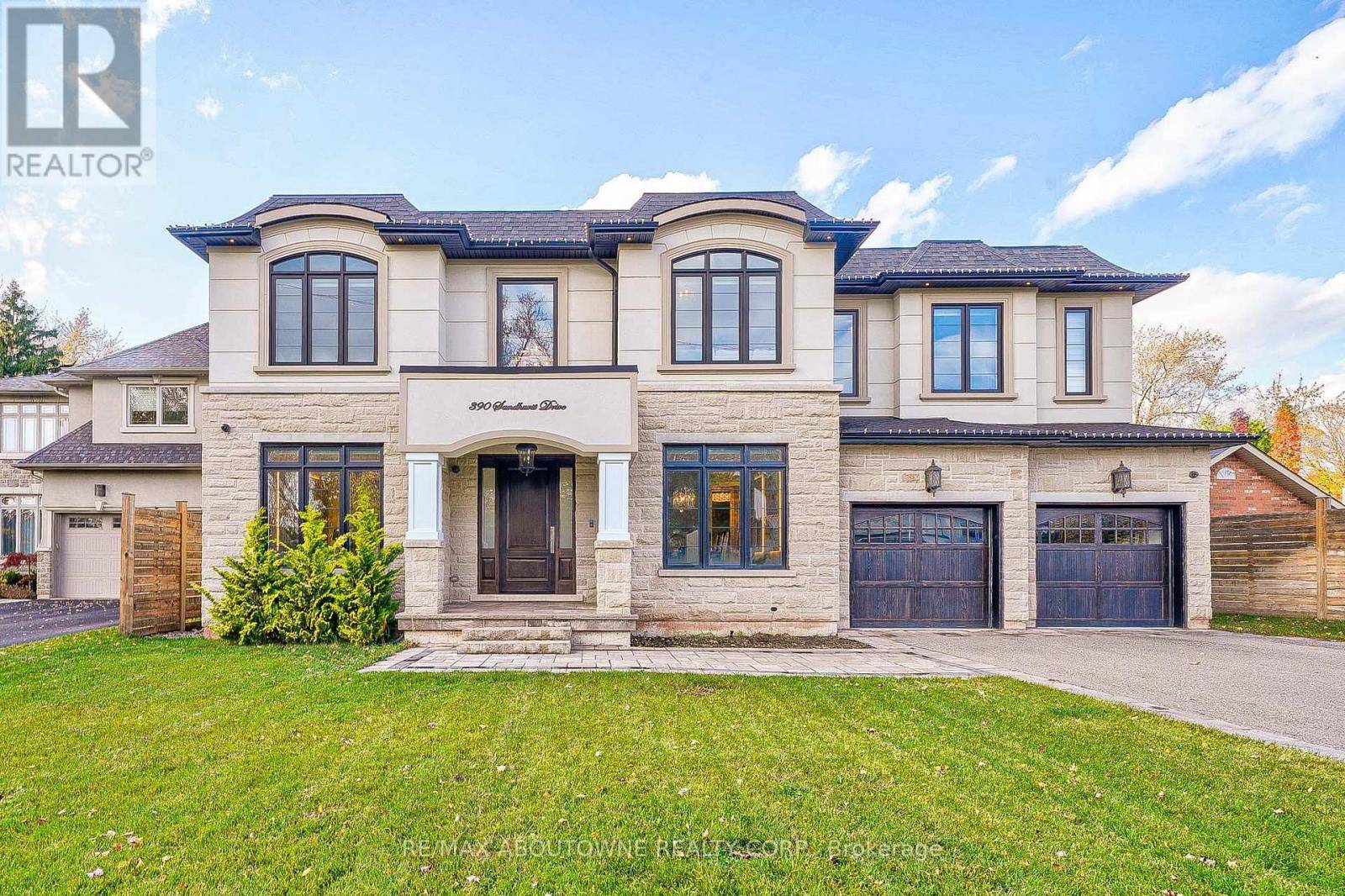 Oakville (bronte East), ON L6L4L3,390 SANDHURST DRIVE