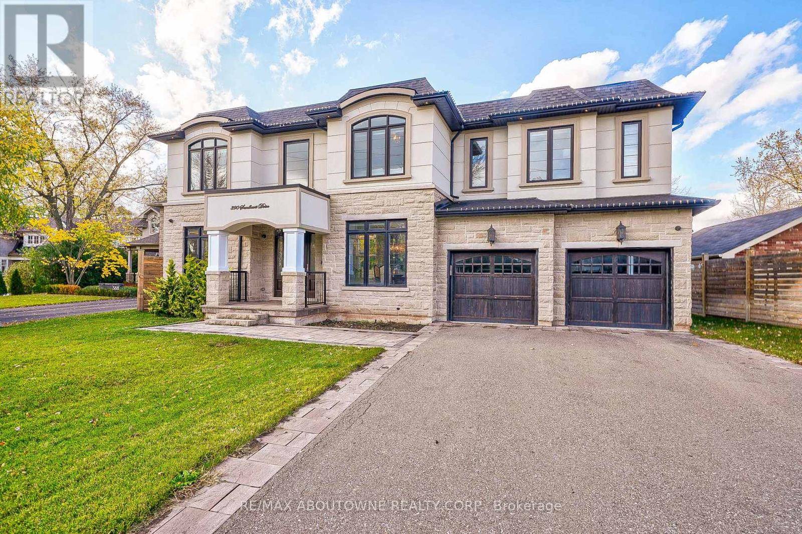 Oakville (bronte East), ON L6L4L3,390 SANDHURST DRIVE