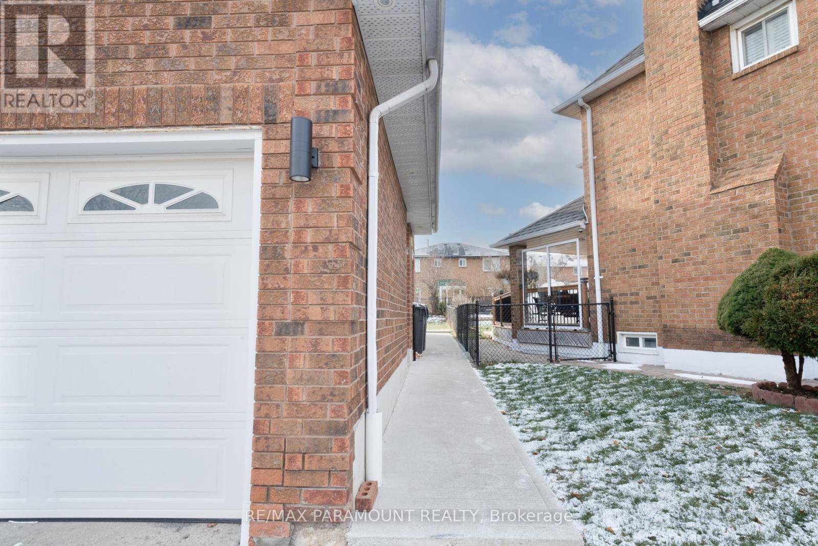 Brampton (northgate), ON L6S5C6,9 Porteous CIR #upper