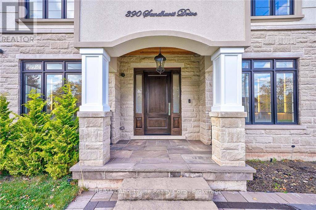 Oakville (1020 - Wo West), ON L6L4L3,390 SANDHURST DRIVE