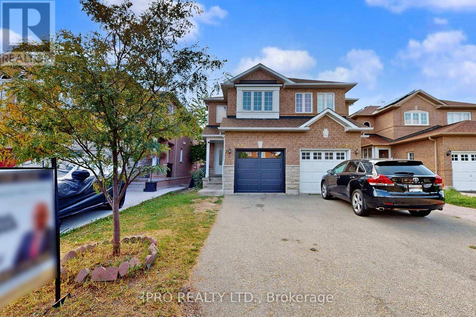 Mississauga (east Credit), ON L5V2N1,5426 SWEETGRASS GATE