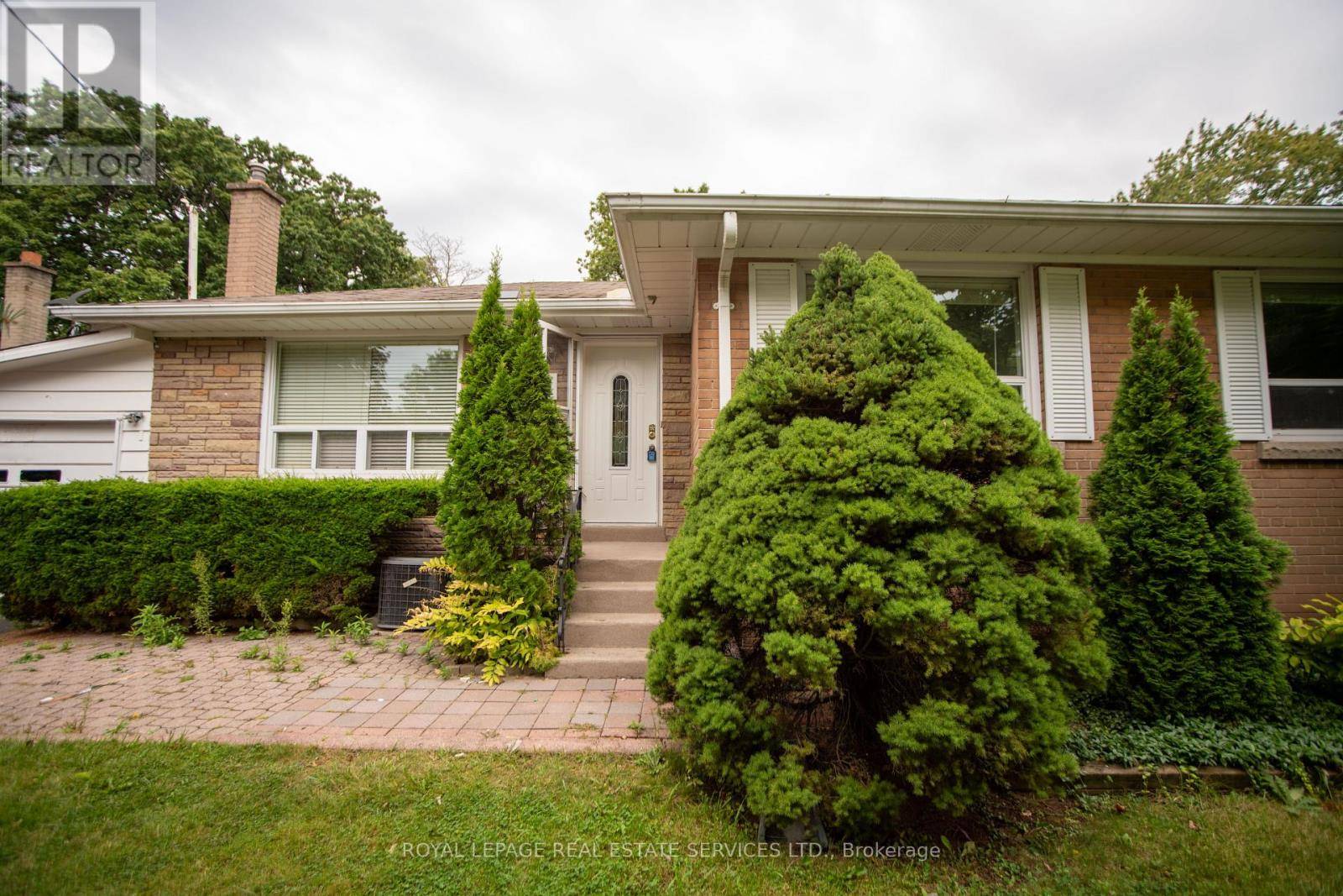 Oakville (bronte East), ON L6K1V1,521 Wildwood DR #Upper