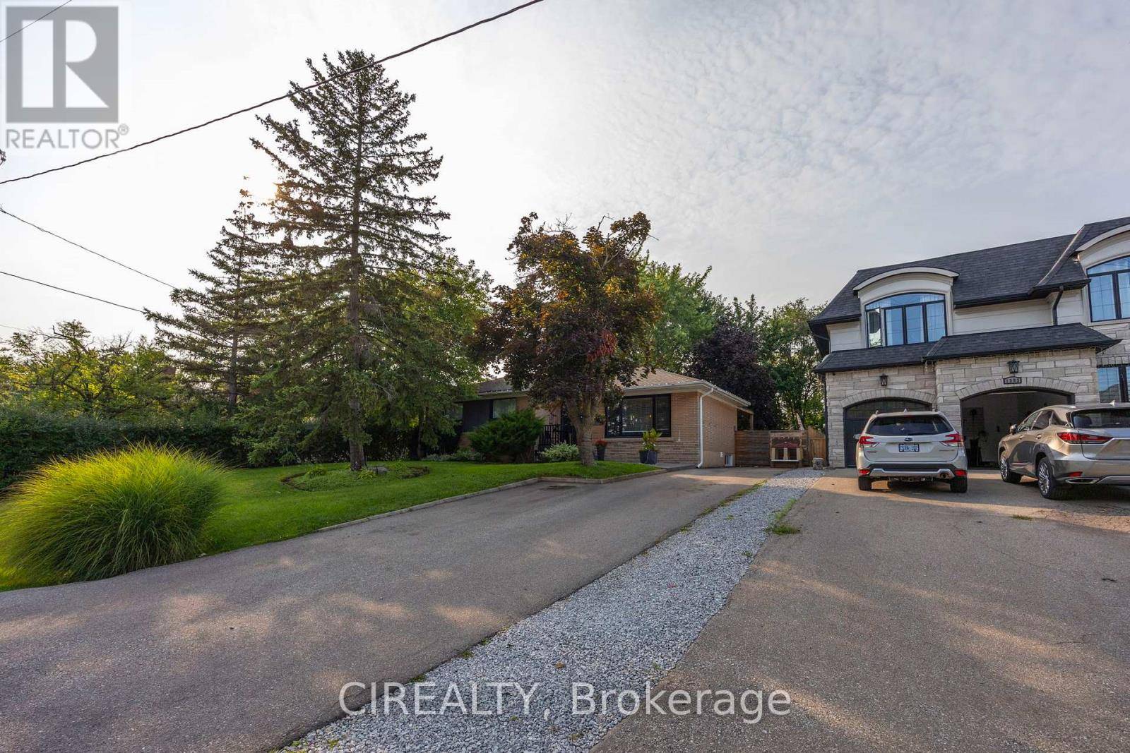 Oakville (bronte East), ON L6L2S4,1397 WAVERLY AVENUE