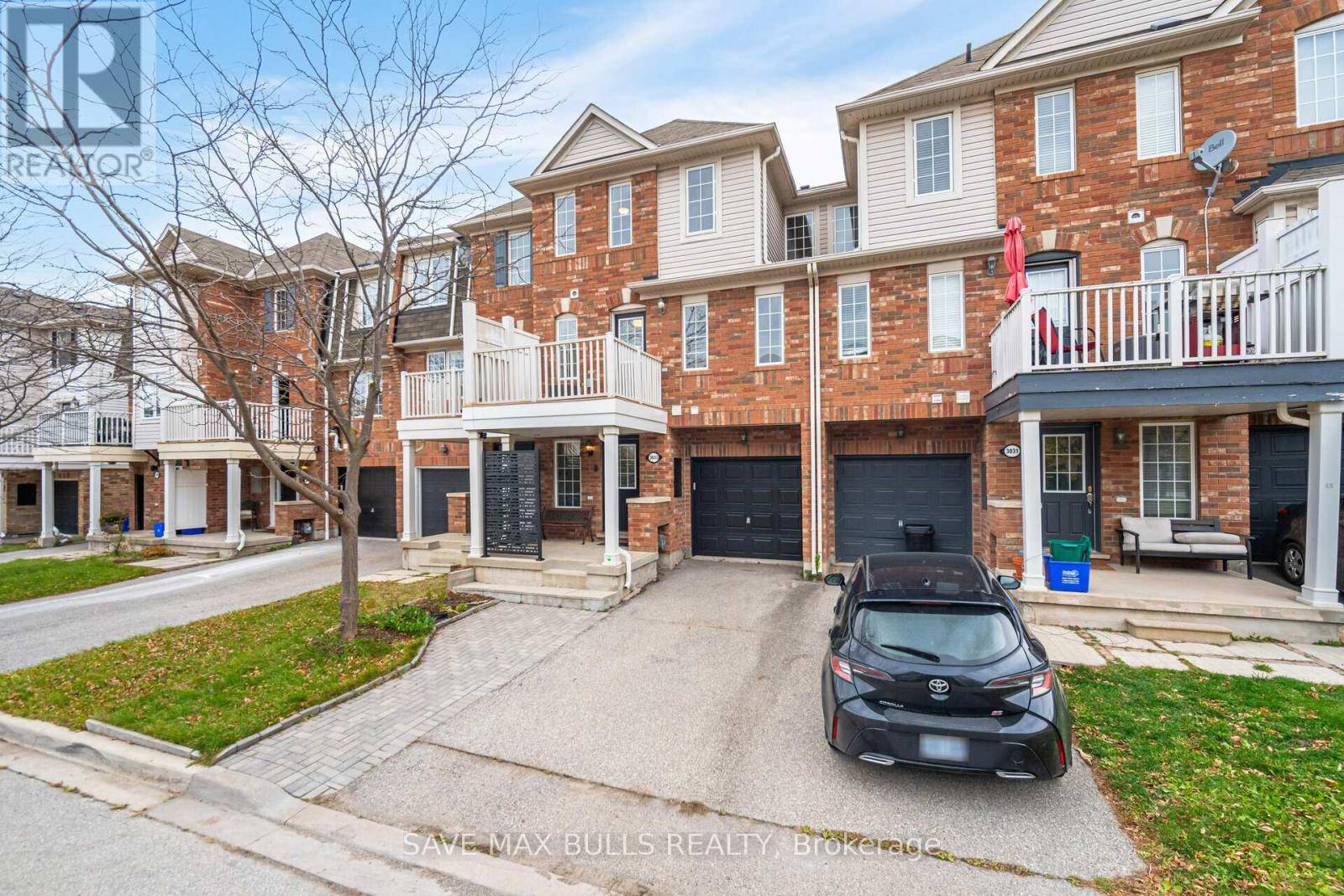 Oakville (palermo West), ON L6M5H9,3033 DRUMLOCH AVENUE