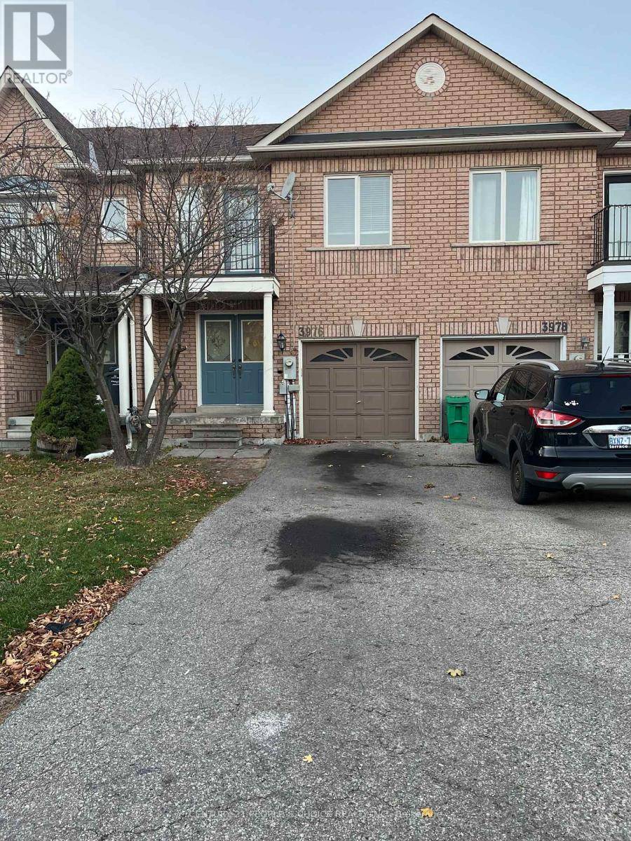 Mississauga (churchill Meadows), ON L5M6P8,3976 COACHMAN CIRCLE