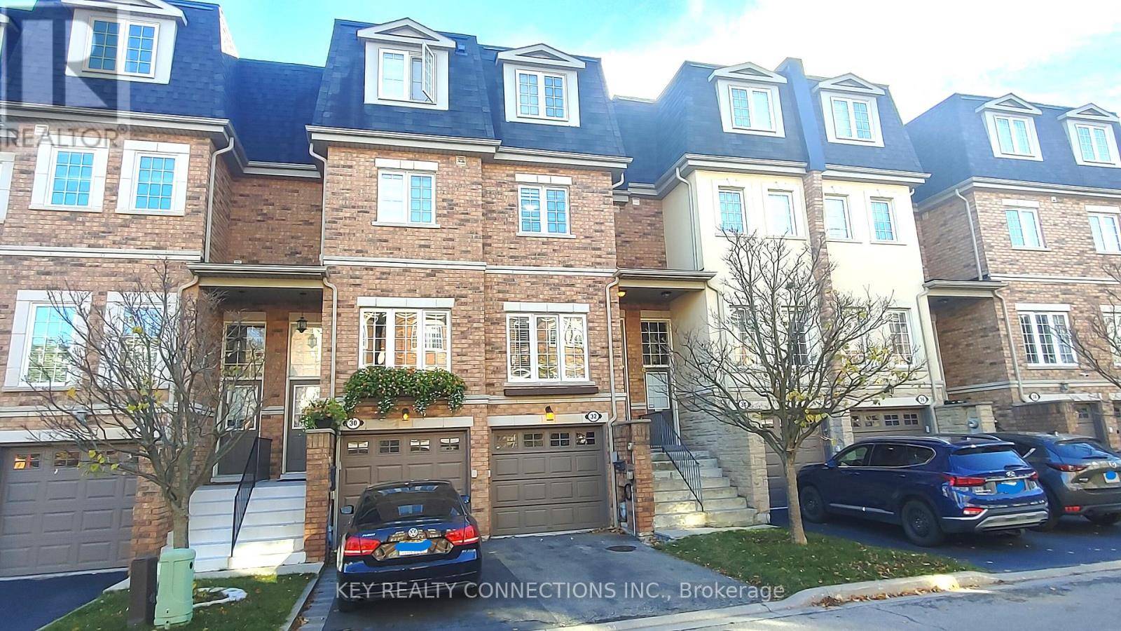 Mississauga (cooksville), ON L5A4P1,435 Hensall CIR #32