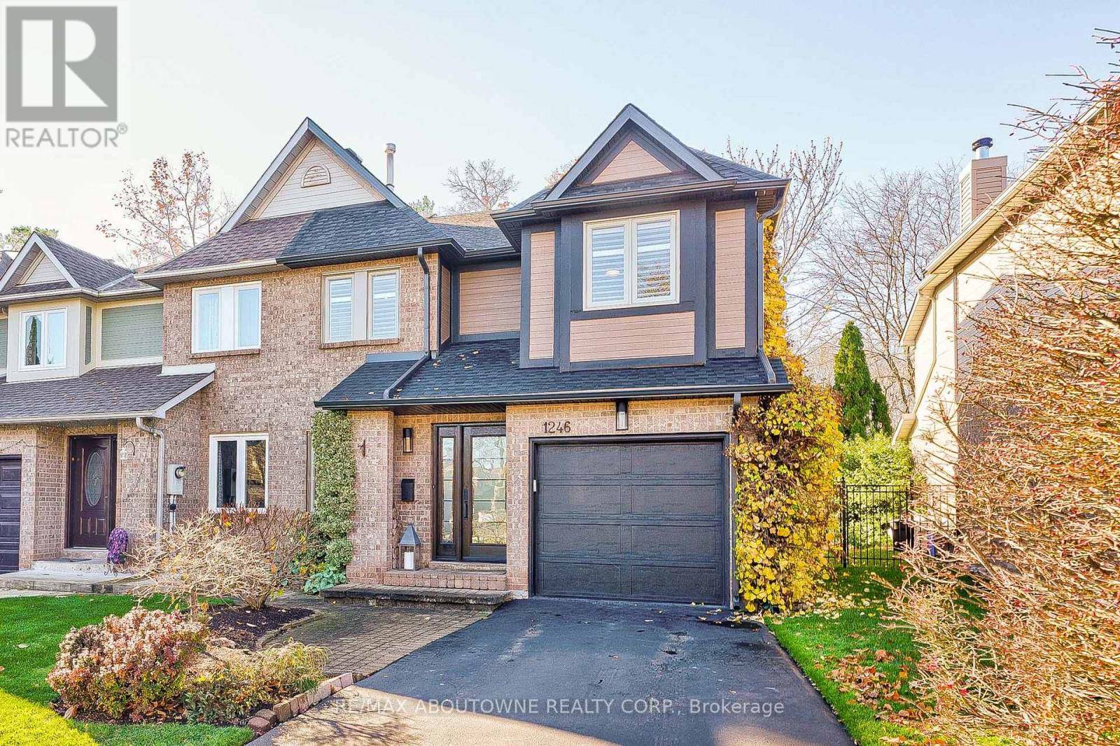 Oakville (glen Abbey), ON L6M2W6,1246 COTTONWOOD CRESCENT