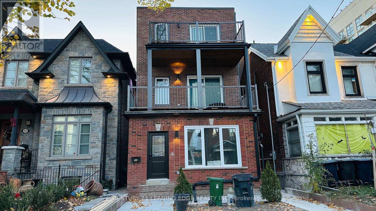 Toronto (weston-pellam Park), ON M6N2Z5,364 Osler ST #4