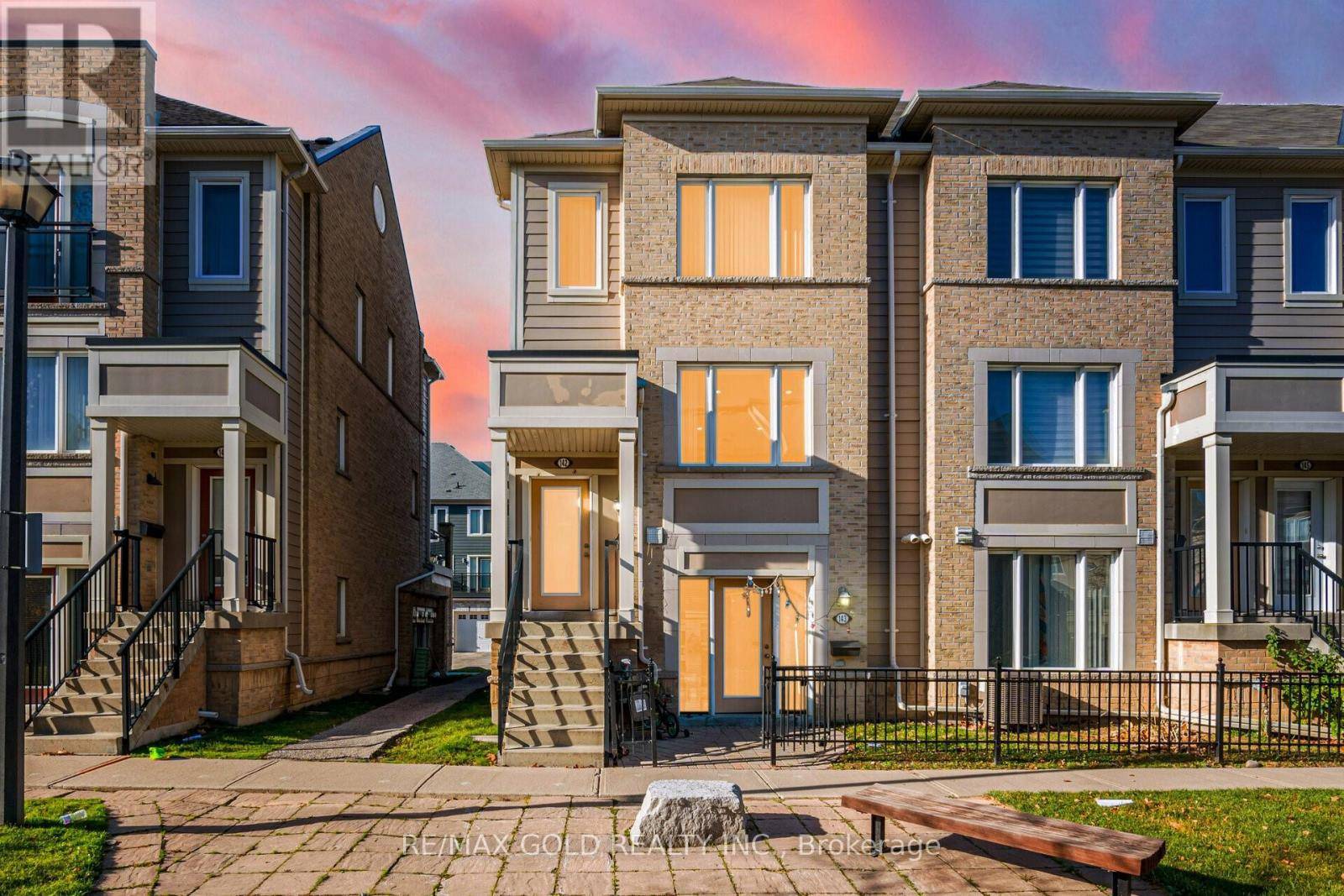 Brampton (sandringham-wellington), ON L6R0Y6,60 Fairwood CIR #142