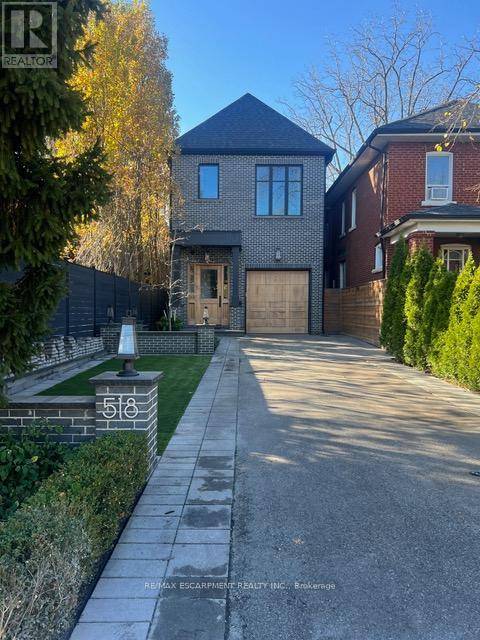 Toronto (kingsway South), ON M8X2M5,518 PRINCE EDWARD DRIVE N