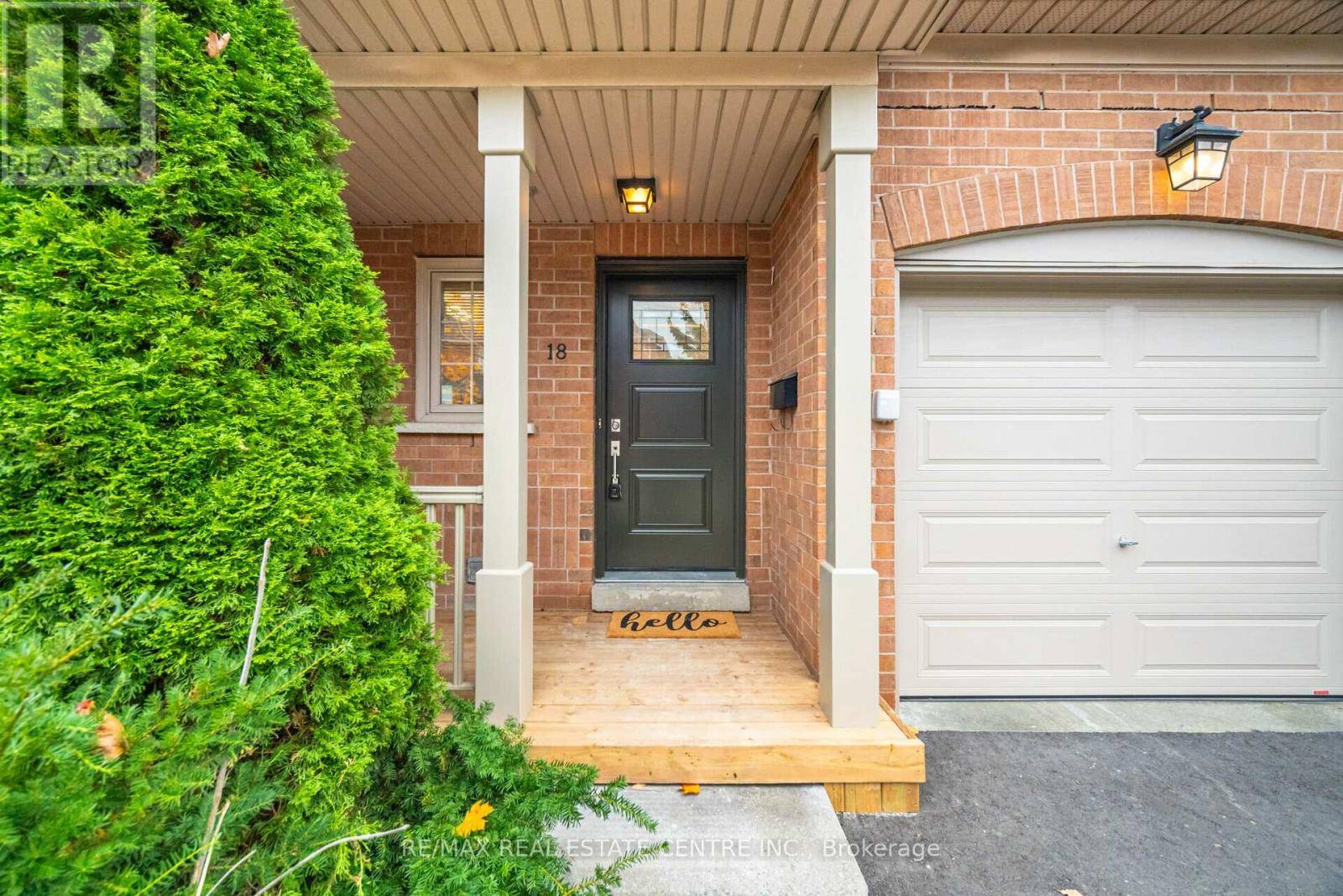 Mississauga (east Credit), ON L5V2M6,5223 Fairford CRES #18