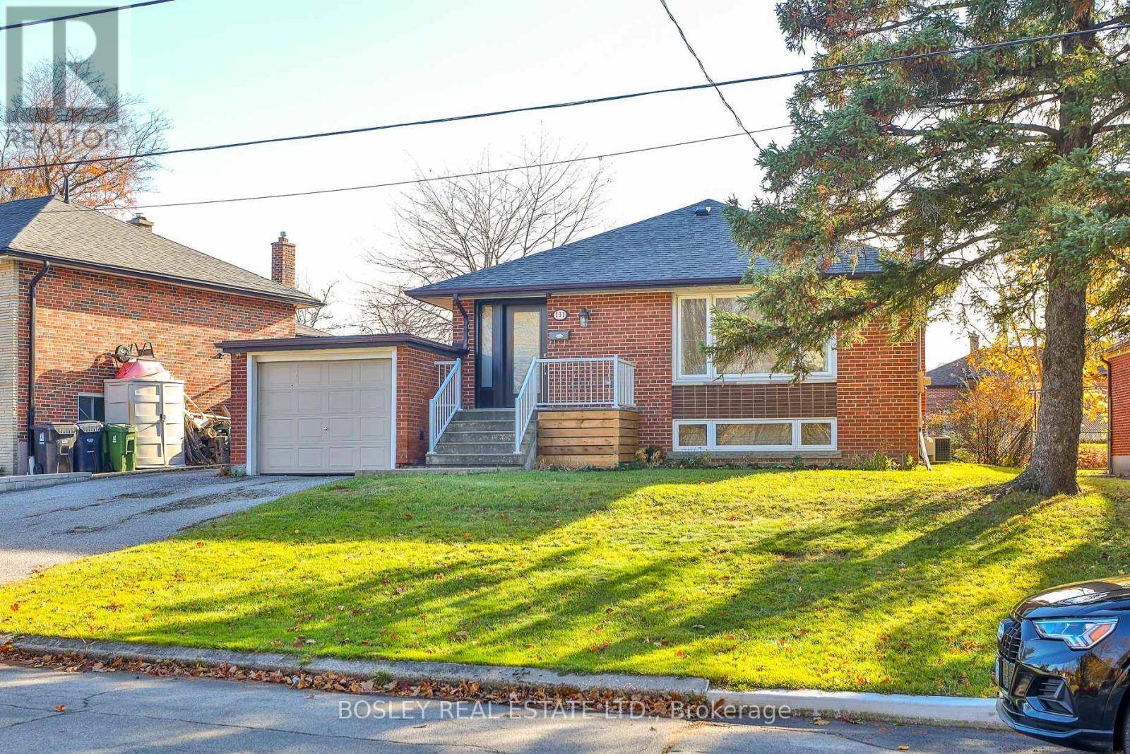 Toronto (downsview-roding-cfb), ON M3M2P9,111 CAMBORNE AVENUE