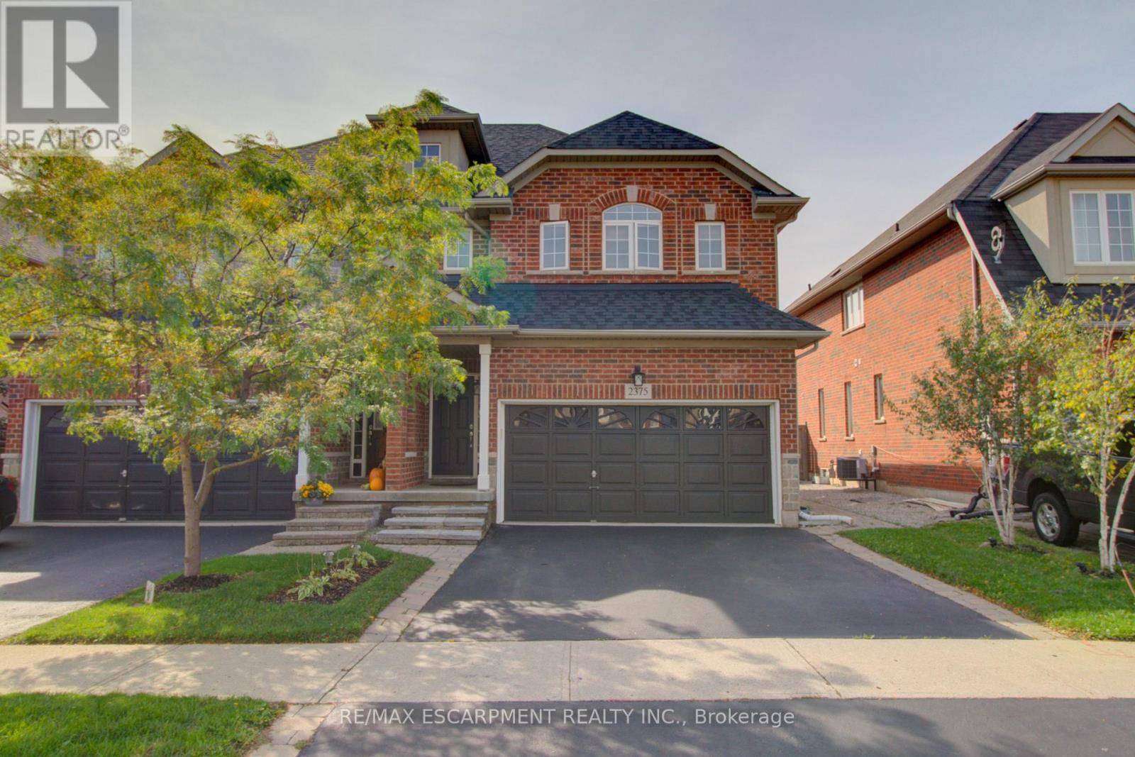 Oakville (west Oak Trails), ON L6M0C7,2375 STONE GLEN CRESCENT