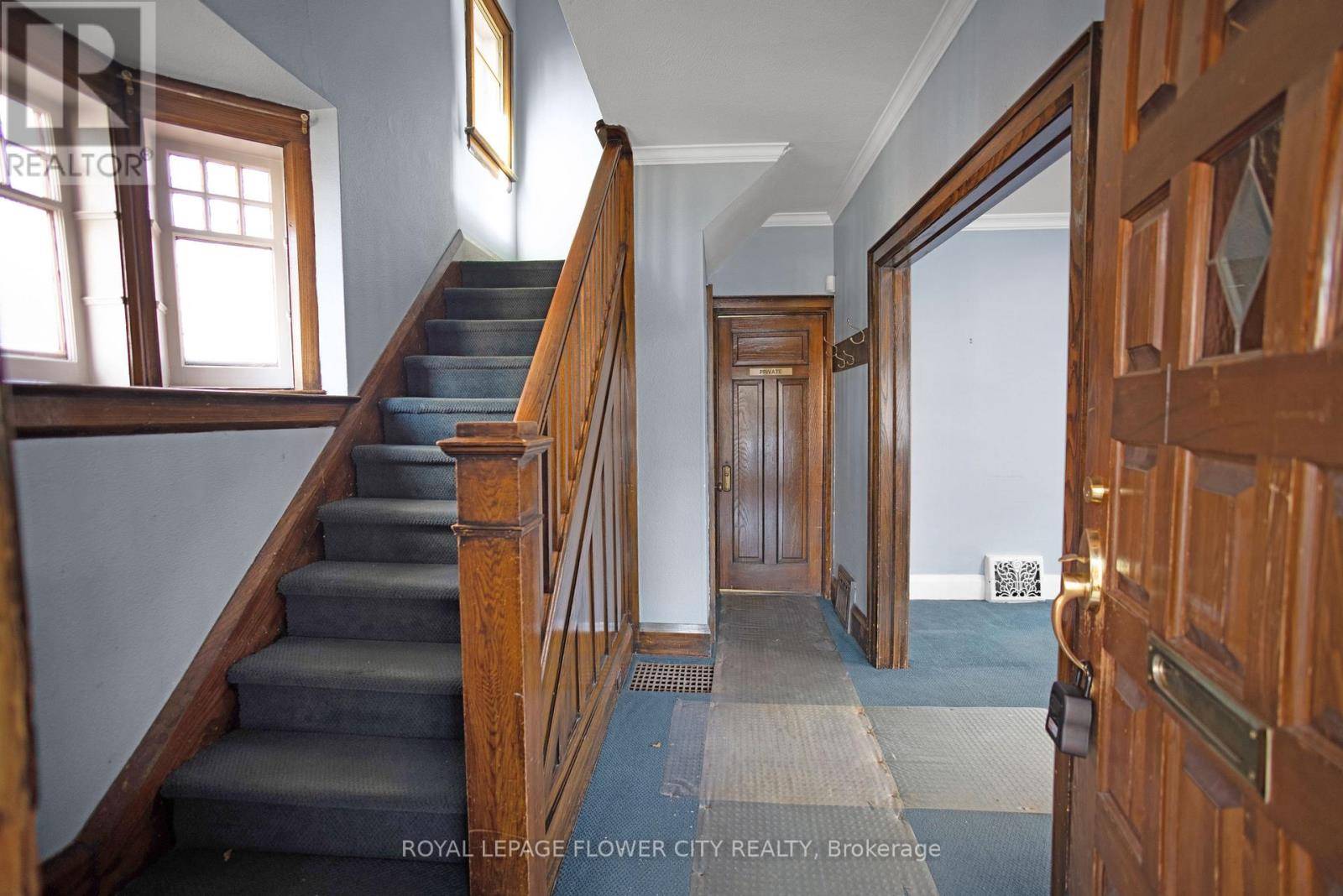 Caledon (bolton West), ON L7C1C7,58 KING STREET W
