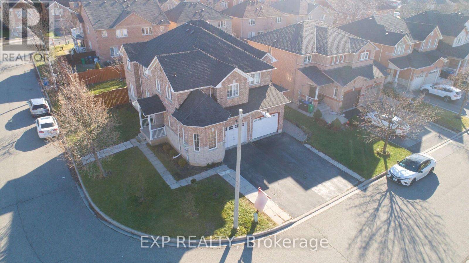 Brampton (northwest Sandalwood Parkway), ON L7A2C9,25 PRINCE CRESCENT E