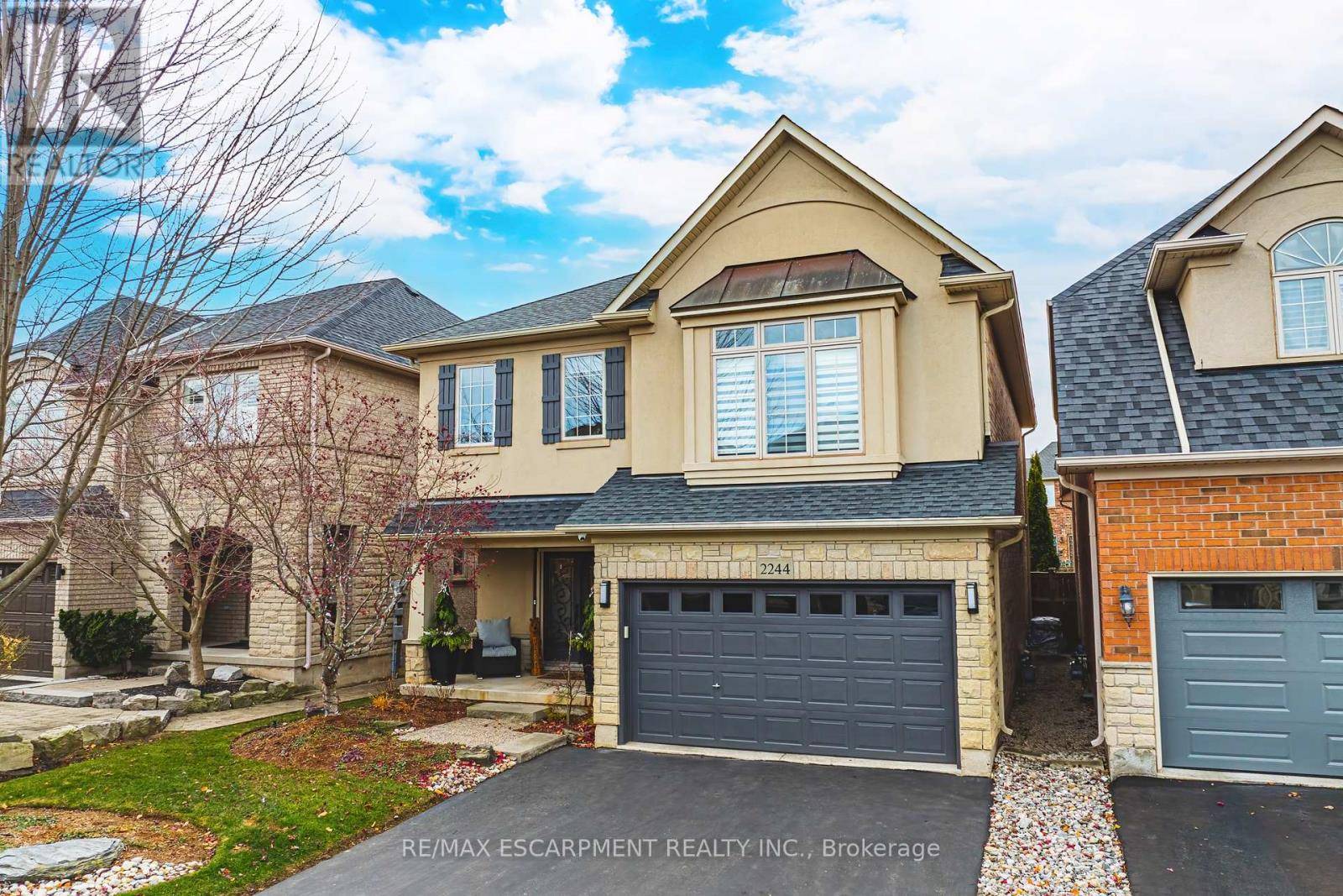 Oakville (1000 - Bc Bronte Creek), ON L6M0A6,2244 DEWSBURY DRIVE