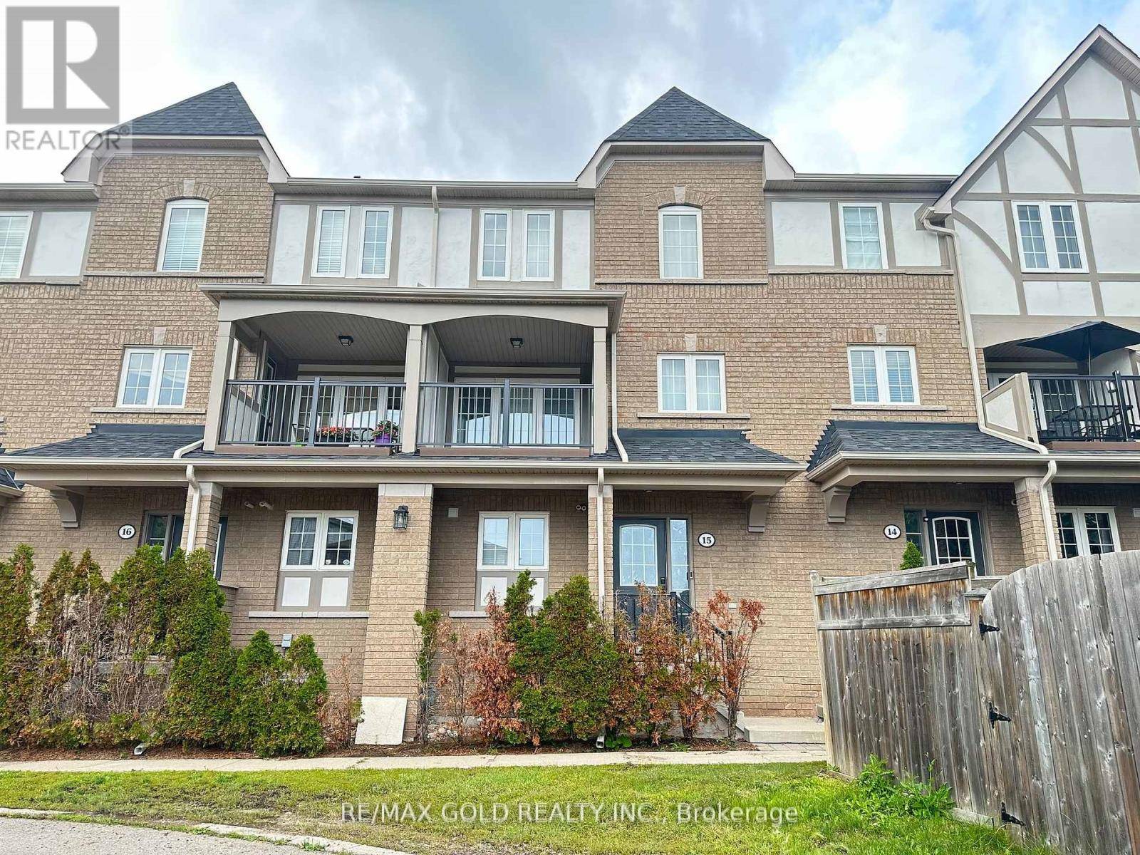 Oakville (uptown Core), ON L6H7S7,2361 Parkhaven BLVD #15