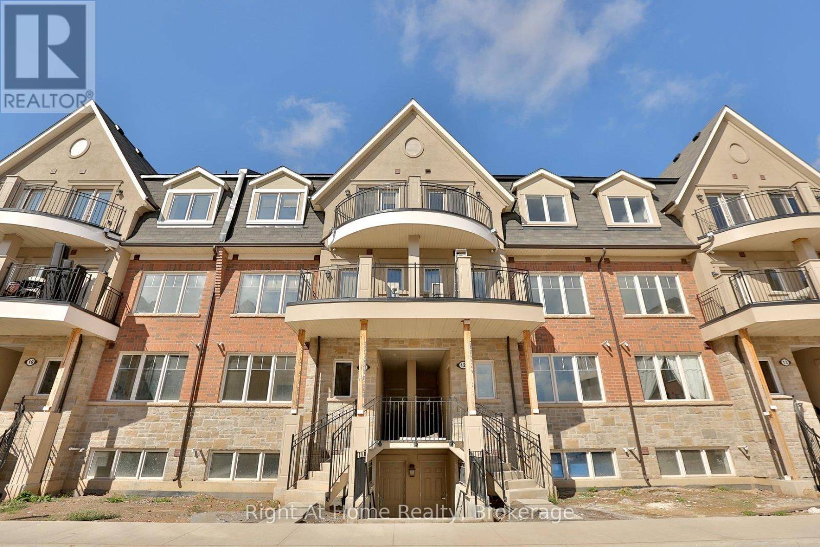 Oakville (1019 - Wm Westmount), ON L6M0X6,2420 Baronwood DR #11-03