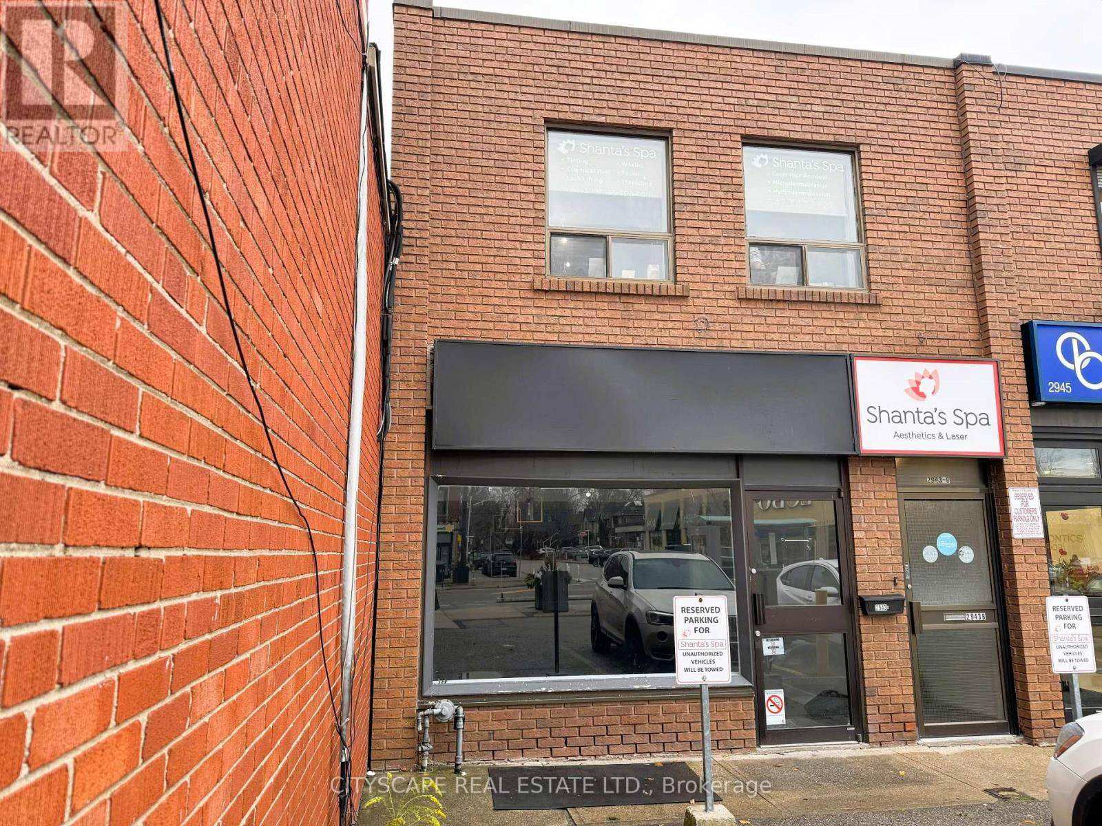 Toronto (stonegate-queensway), ON M8X1B3,2943A BLOOR STREET W