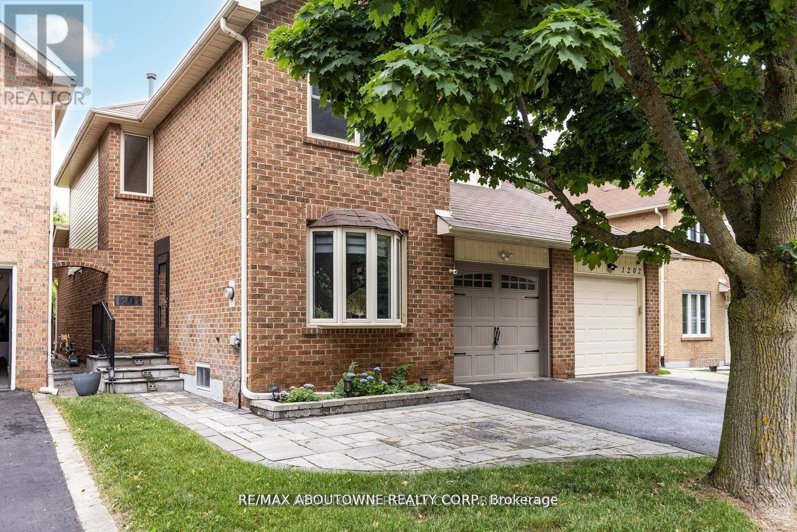 Oakville (glen Abbey), ON L6M1J2,1204 POTTERS WHEEL CRESCENT