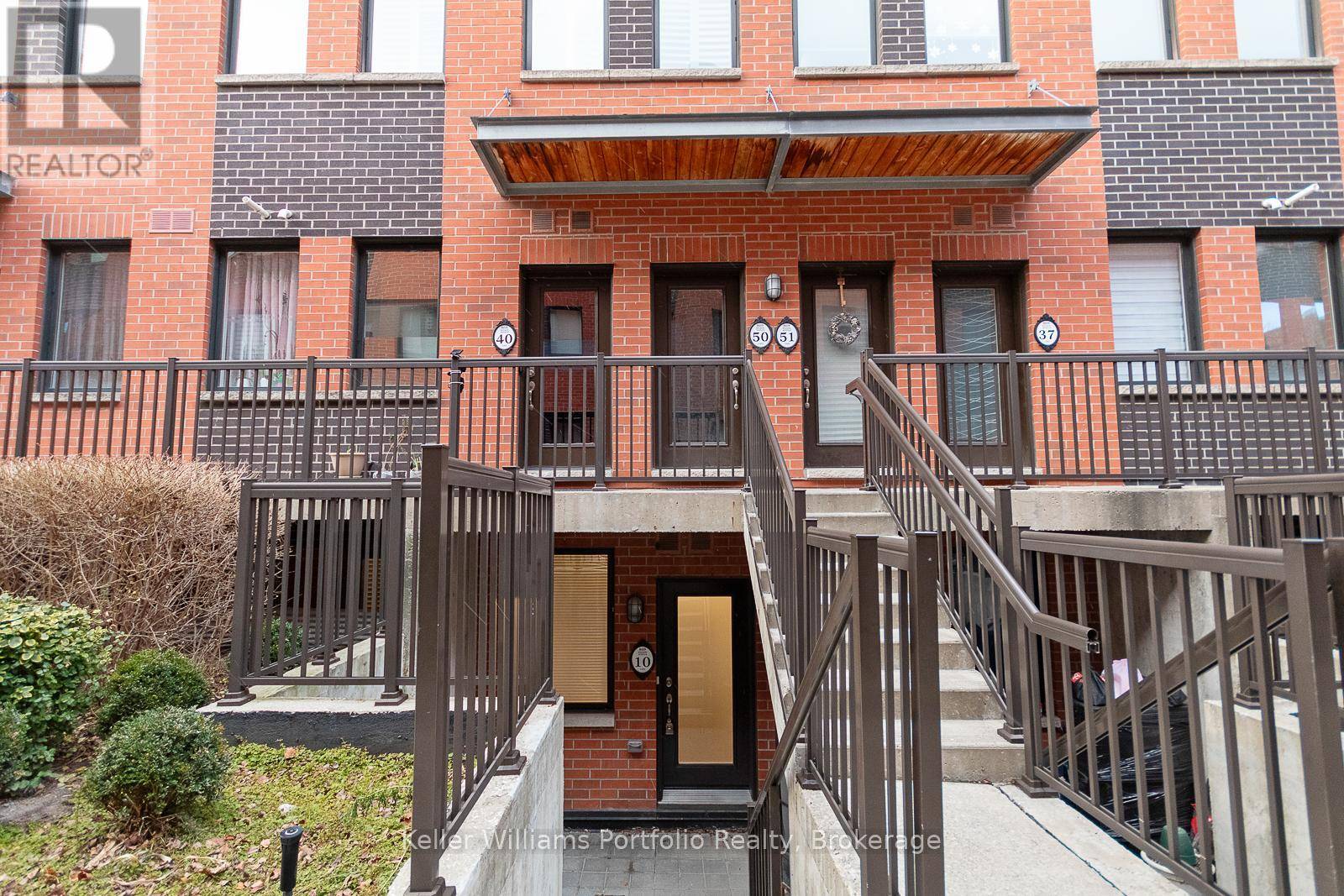 Toronto (downsview-roding-cfb), ON M3K0A4,869 Wilson AVE #10