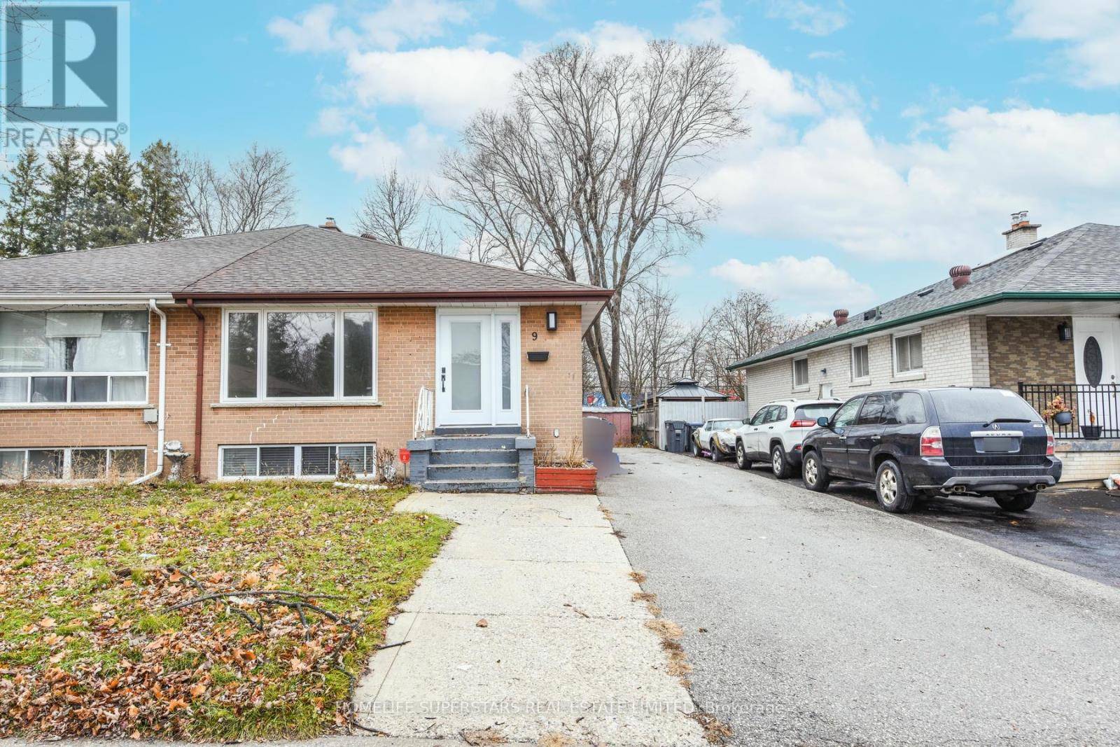 Brampton (avondale), ON L6T2N8,9 ALOMA CRESCENT