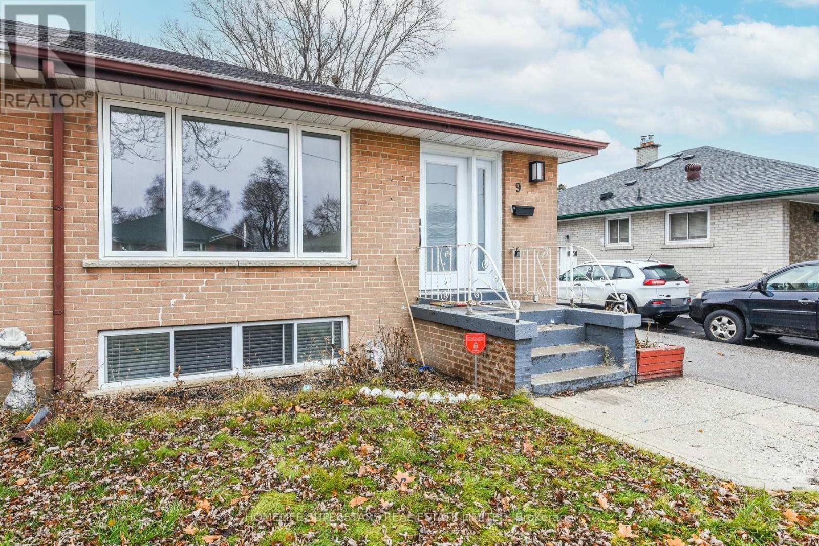 Brampton (avondale), ON L6T2N8,9 ALOMA CRESCENT